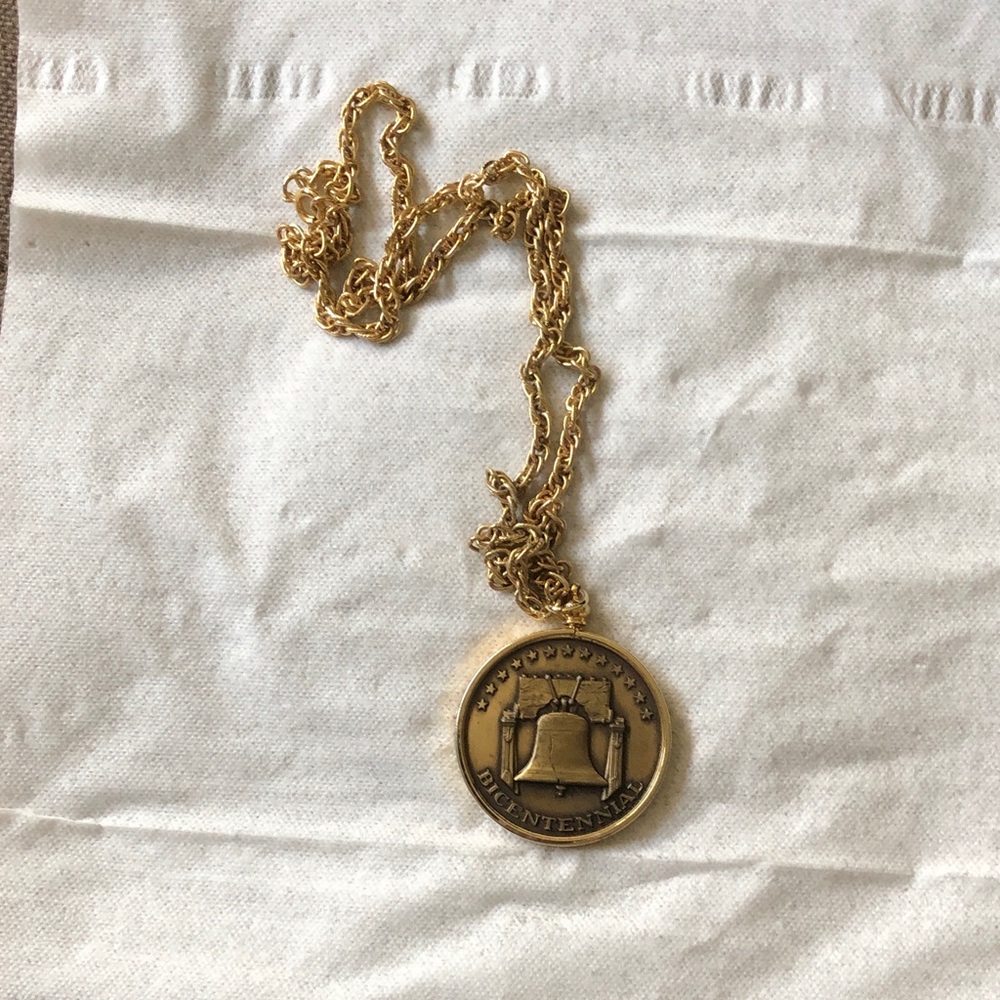 Gold Bicentennial pendant. (Not real gold)